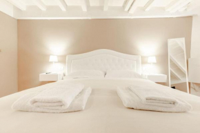 amazing apartment in Piazza Santa Croce Firenze